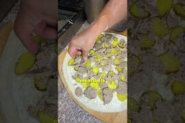 Do Pickles Go On Pizza? 🤨 #secretmenu #pizzalover #food
