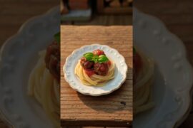 🍝 THE ULTIMATE SPAGHETTI & MEATBALLS 🤯 | AUTHENTIC ITALIAN CLASSIC RECIPE 🍅🧀 #SHORTS