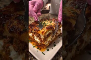 Classic Cheesy Beef Lasagna 🍝🧀🔥 | Homemade Italian Comfort Food Recipe