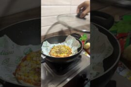 🤤 tawa pizza 🤤|RumaMalakar| #Shorts #pizza #recipe ￼