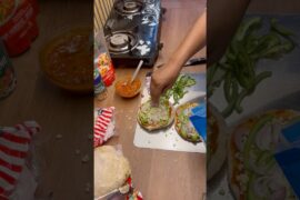 Kulcha pizza 😄😄 #recipe #mainabpnewsdekhtahoon #food #recipeinhindi #cooking ￼￼