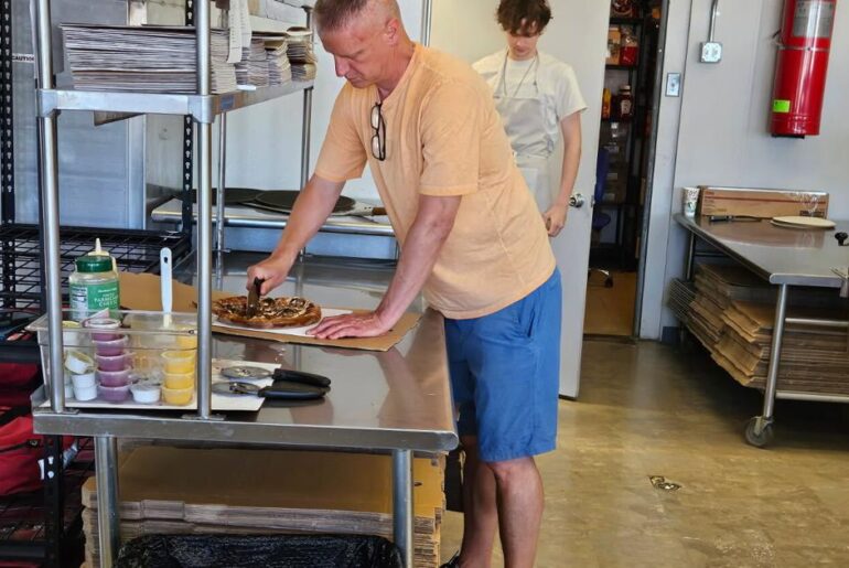 Val’s Pizza has new owner but same recipes | Local Business