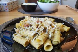 Pasta with beans & bacon (Pasta con Fava)