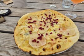 Mozzarella, Gorgonzola, pear, pomegranate seeds.