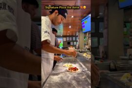 🤤 400°C PIZZA MAGIC! 🍕🔥 | Wood-Fired Pizza Perfection #Shorts