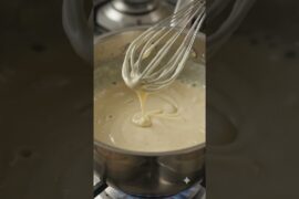 صوص الجبنة الكريمي 🧀 | أحسن من المطاعم بمكونات بسيطة! #Shorts