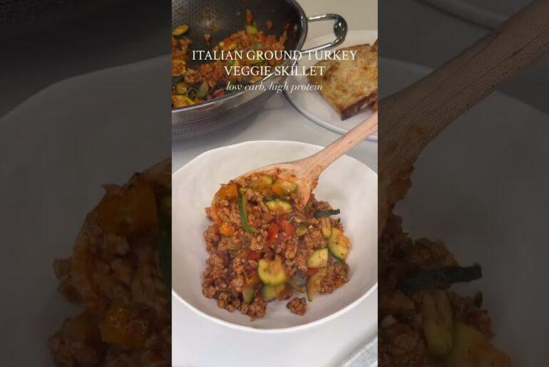 🧅🧄My Italian Ground Turkey & Veggie Skillet is a one-pan, high-protein dinner packed with flavor