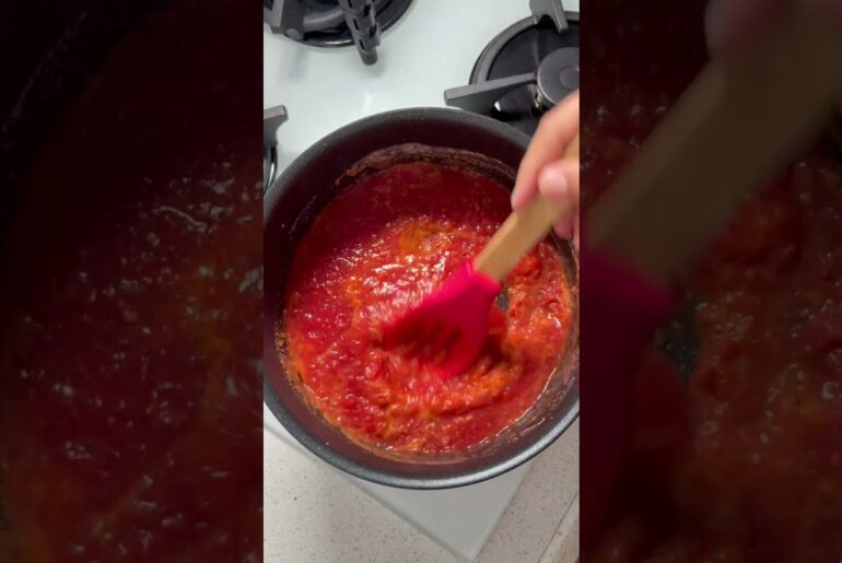 1 Minute Tomato Cheese Soup! #food #itspizzatime #foodasmr #recipe #pizzapie #cooking #pizzaschool