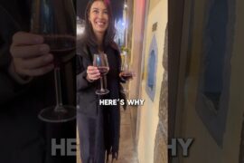 Tourist trap or expensive experience? Wine windows in Florence Italy #winewindows #florencetravel