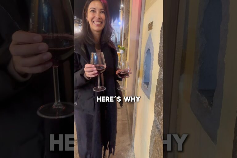 Tourist trap or expensive experience? Wine windows in Florence Italy #winewindows #florencetravel