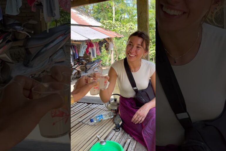 Reaksi Bulek Italia Saat Minum Tuak Manis Di Lombok😱