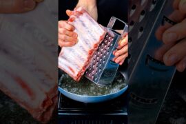 Ho appena scoperto il trucco geniale per cucinare le costine più tenere in assoluto!