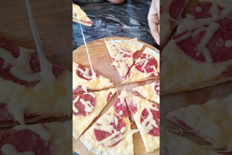 We are making pizza. #food #mukbang #recipe #foodasmr #cooking #foodie #delicious #asmr  #pizza