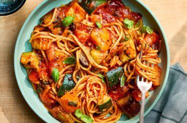 Caesared Spaghetti, Tomato Salad, and Chocolate Ice Cream: The Recipes Our Readers Saved Most This Week