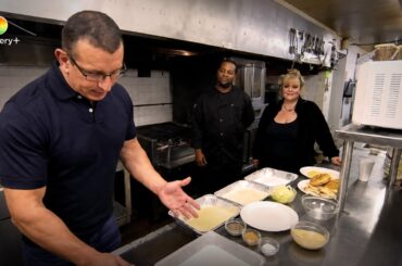 Robert Irvine Takes On A Failing Italian Restaurant | Restaurant Impossible S3 | discovery+ India