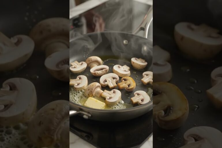 Easy Creamy Mushroom Alfredo Pasta 🍝 #Shorts #CookingASMR #MushroomPasta #FettuccineAlfredo #Pasta