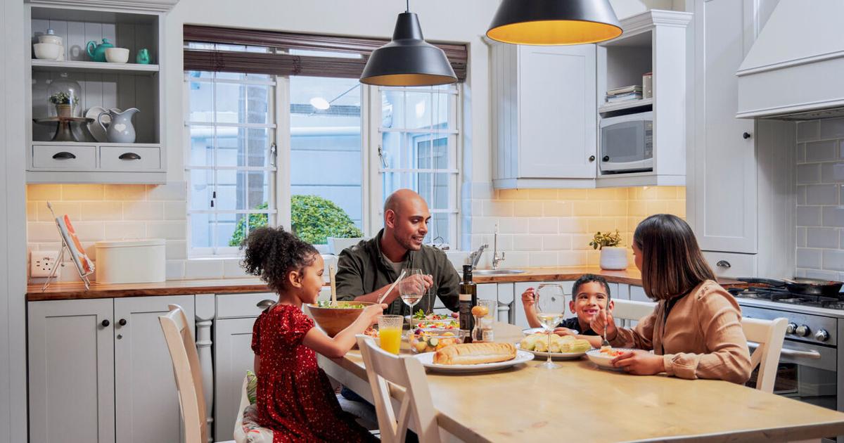 From Blockbuster pizza nights in the 1990s to airplane mode: A recipe for connection | Food From Blockbuster pizza nights in the 1990s to airplane mode: A recipe for connection | Food