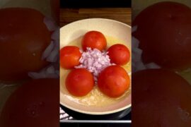 Easy cheesy tomato pasta! Easy Creamy Recipe #shorts