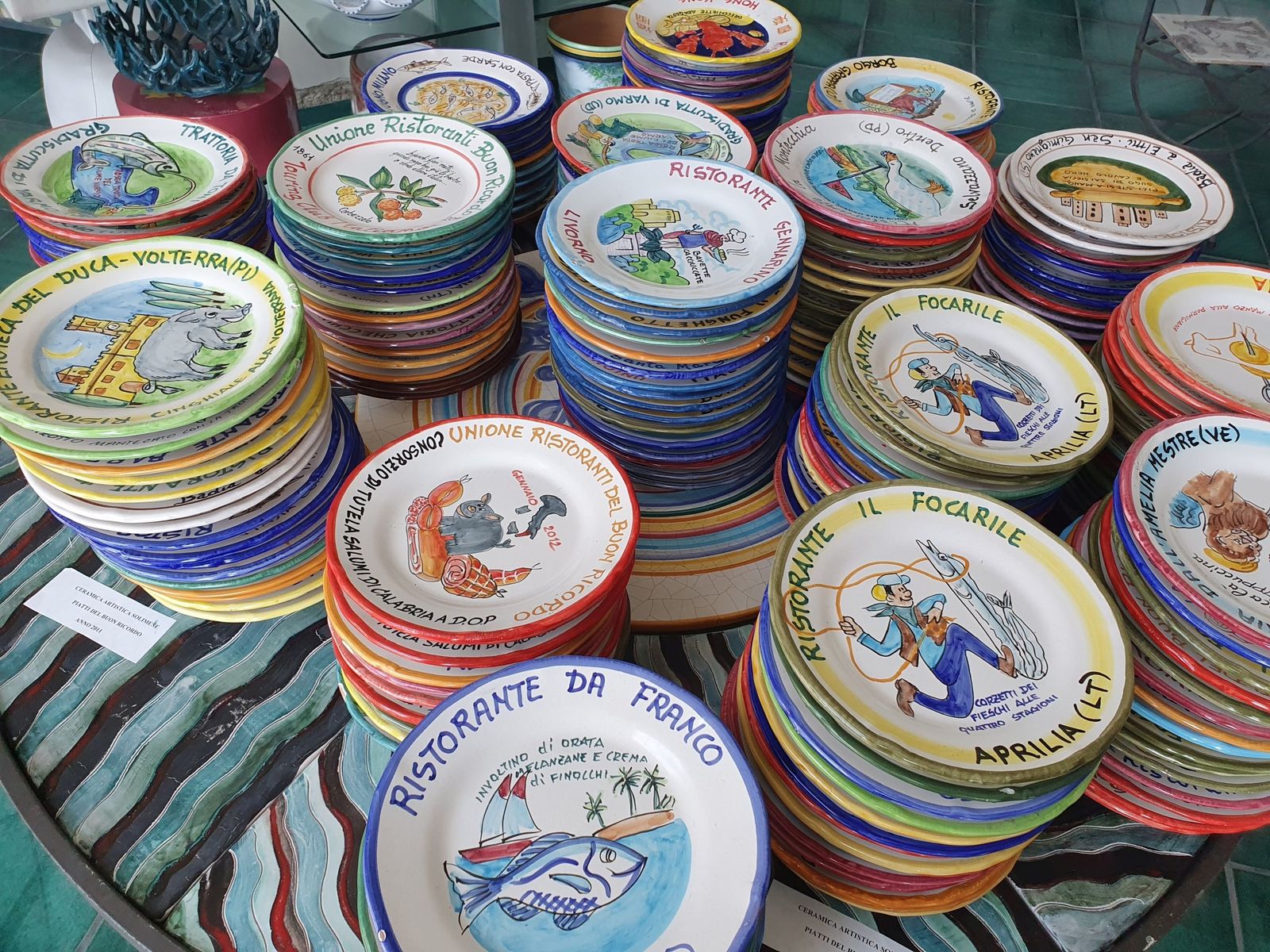 In Some Trattorias in Italy, Diners Can Enjoy a Meal and Take the Plate It Was Served on Home as a Souvenir In Some Trattorias in Italy, Diners Can Enjoy a Meal and Take the Plate It Was Served on Home as a Souvenir