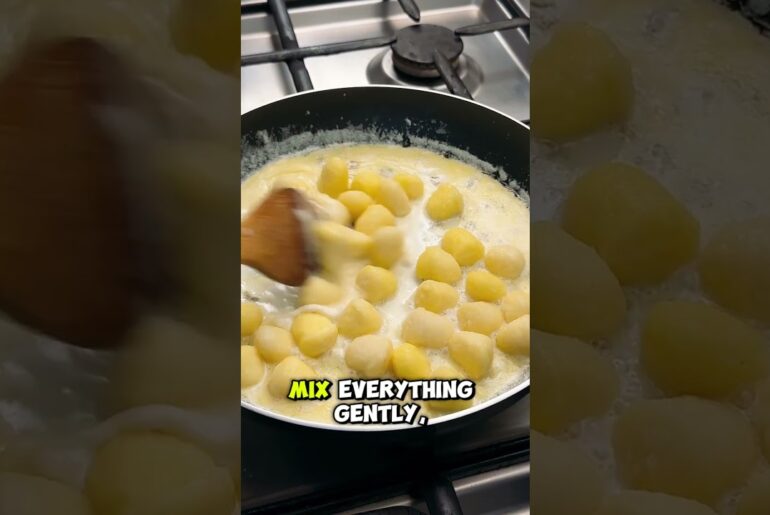 🍝 Day 31 – Gnocchi al Gorgonzola | Creamy Italian Comfort Food 🇮🇹