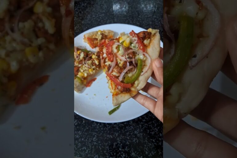 🍕💗No fancy restaurant, just homemade goodness!🧀✨#pizzarecipe#cooking#ytshorts#viralshorts#trending