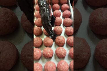 Meatballs, anyone? #italianfood #food #cooking #meatballs #spaghetti #pasta #pomodoro #tomatosauce