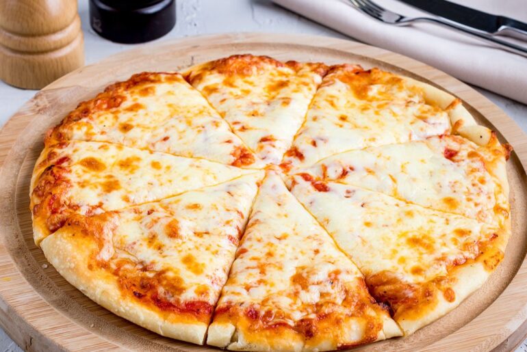 5 Pizza Chains With the Best Classic Cheese Pizza, According to Chefs