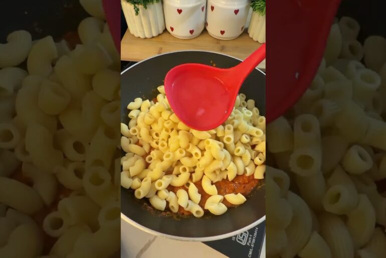 The Easiest Pasta Recipe Ever! 🍝😍✨#shorts #pasta #trending #viral #shortsfeed #shortsvideo#recipe