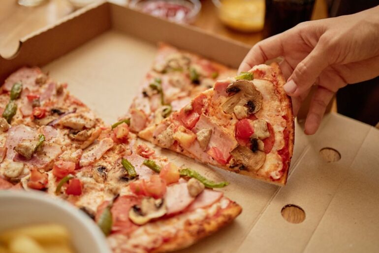 5 Takeout Pizzas You Shouldn't Waste Money On In 2026