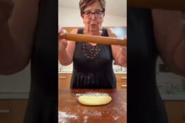 Cooking in Italy with Nonna! (with no measurements) 🤌🇮🇹  #nonna #italian #pasta #cooking #italy