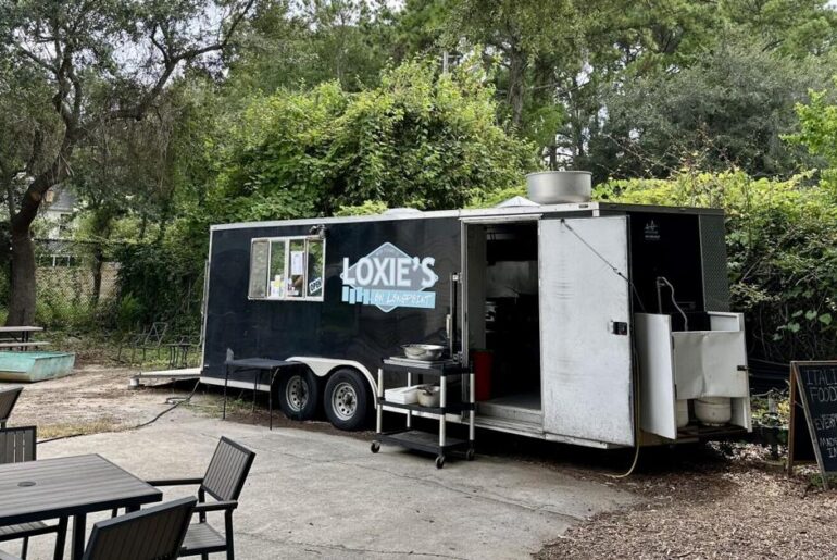 Loxie’s on Long Point serves Italian food at Hobcaw Brewing