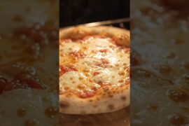 yummy cheesy Italian pizza #youtubeshorts #cooking #viralvideo #food #foryou #shorts