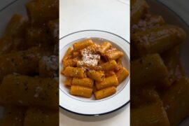 CARBONE SPICY RIGATONI DUPE #carbone #vodkasauce #recipes #fromscratch