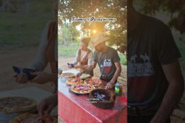 Fizemos 5 pizzas aqui na roça