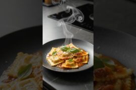 Ravioli 🇮🇹 | Classic Italian Stuffed Pasta #foodasmr #pasta #italy #italian #cooking