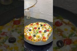 pizza bhi healthy ho skta hai😌🍕 #ytshorts #healthy #pizza #cooking #easyrecipe #dailyvlog