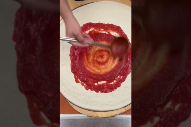 #videoshort #pizzalover #italianfood #viralshorts