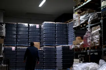 2 Vans, 30,000 Bottles: 6 Thieves Carry Out Italy's Biggest Wine Robbery