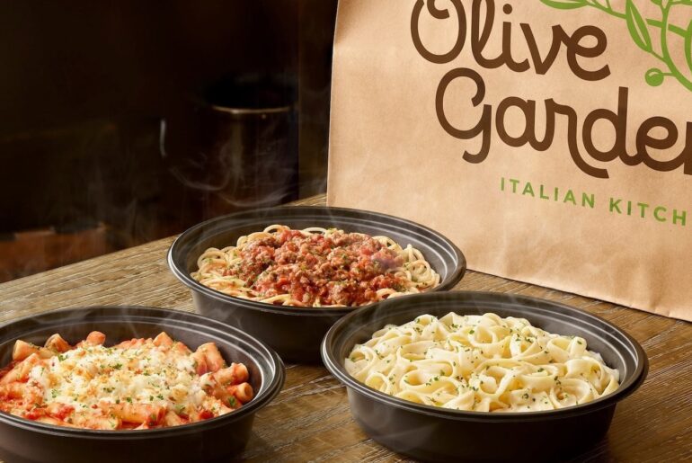 Olive Garden Employees Say The Chain Microwaves These 2 Dishes