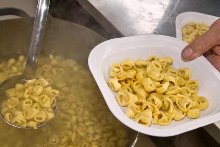 Official broth recipe for tortellini registered in Italy