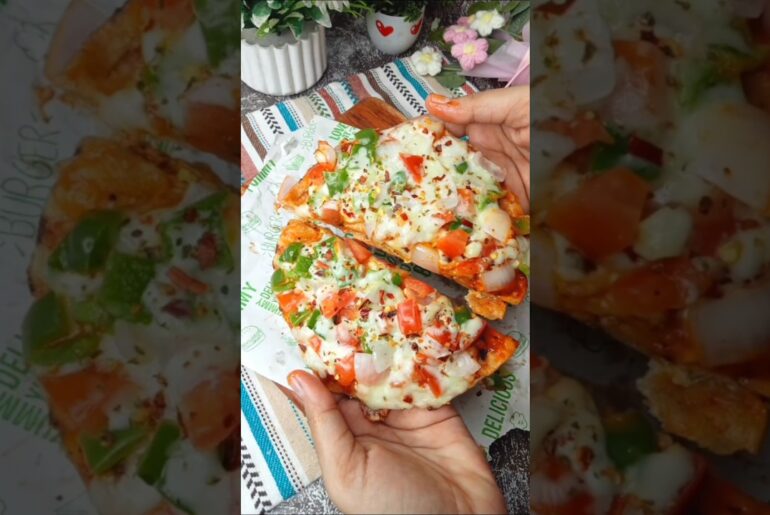 Leftover Roti Pizza🤤🍕#recipe #easyrecipe #viralvideo #trendingshorts