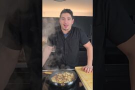 Hähnchengeschnetzeltes mit Champignon-Rahmsoße in nur 20 Minuten fertig!