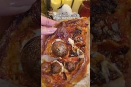 Skull Pizza 💀🍕 | Easy Halloween Pizza Recipe #shorts #foryou #halloween #pizza #youtubeshorts